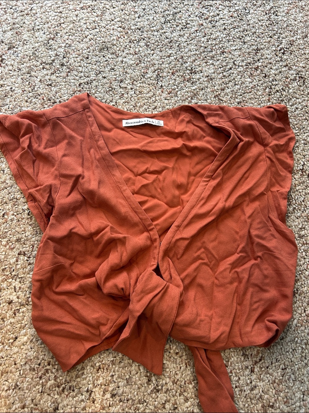 Abercrombie & Fitch Rust Tie-Front Crop Top - Picture 1 of 4